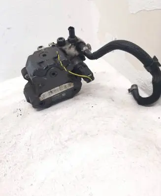 Mercedes-Benz B W245 Fuel injection high pressure pump A6400700701 0445010120