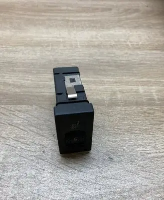 Volkswagen PASSAT B5 Seat heating switch 3B0963563C