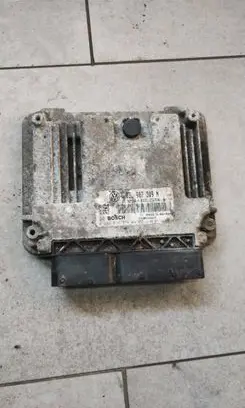 Volkswagen PASSAT B7 Engine control unit/module 03L907309N 0281016374 03L907305K