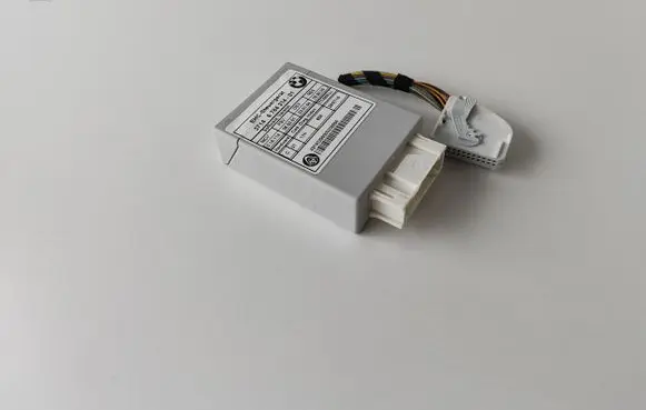 BMW 5 E60 E61 Air suspension control unit module (rear) 6784314 3714678431401 6769834