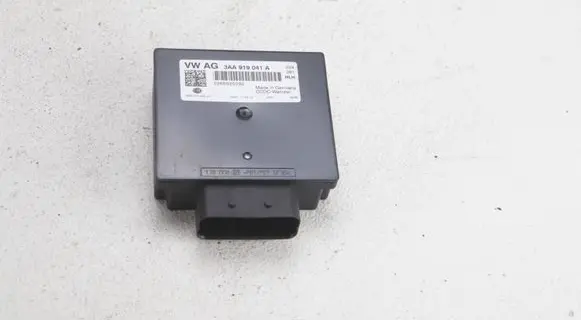 Volkswagen Tiguan Voltage converter/converter module 3AA919041A