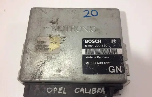 Opel Calibra Engine control unit/module 0261200530