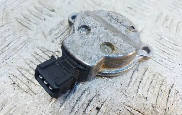 Audi Cabriolet B3 8G Crankshaft position sensor 078905161A 0232101010 1235102053
