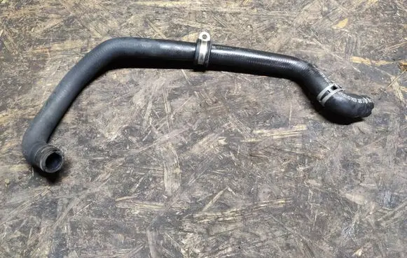 Mercedes-Benz E AMG W211 Engine coolant pipe/hose A2118302515
