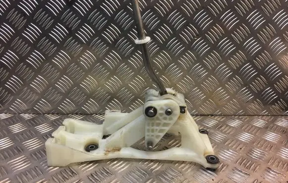 Toyota RAV 4 (XA20) Gear selector 