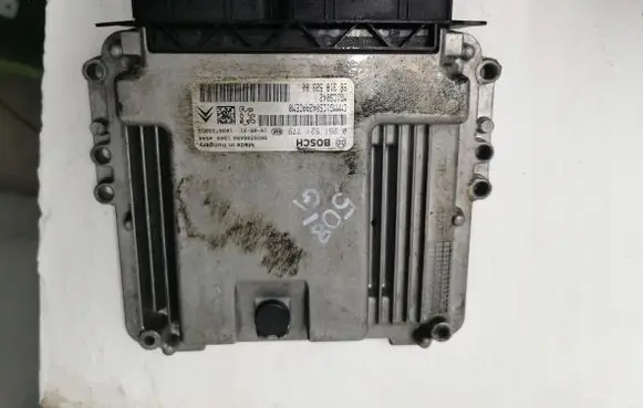 Peugeot 5008 II Engine control unit/module ECU 9831852980