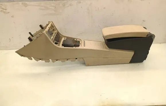 Volkswagen PASSAT CC Center console 