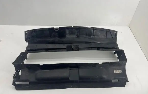 Porsche Macan (95B) Intercooler air guide/duct channel 95B121707D