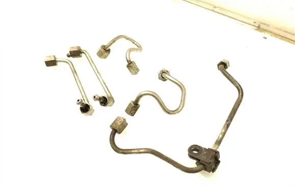 KIA Sportage Fuel injector supply line/pipe 