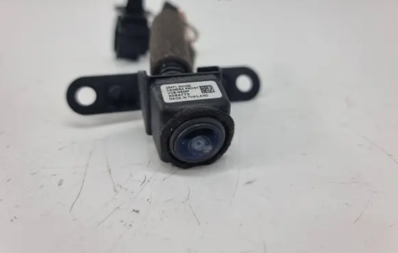 Nissan Leaf I (ZE0) Front bumper camera 284f13nh0b