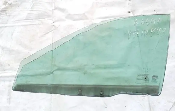 Volvo S40, V40 Front door window glass four-door