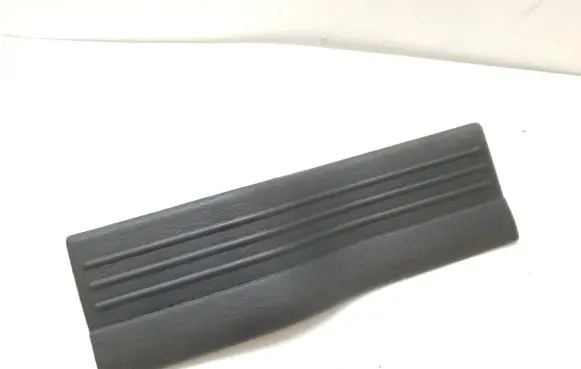Chrysler Pacifica Front sill trim cover 13963L