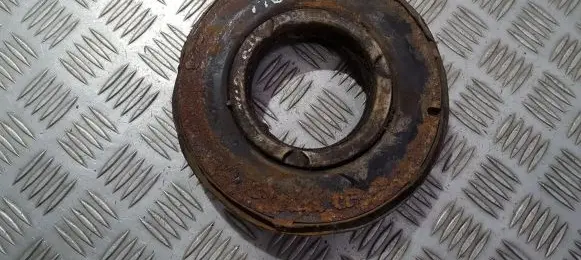 Audi A6 S6 C4 4A Coil spring mount 