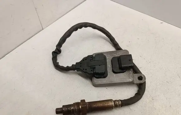 Mercedes-Benz E W212 Lambda probe sensor A0009053506 0009053506 5WK96681F