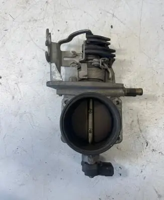 BMW 5 E39 Throttle valve 1433385 44796 23596E