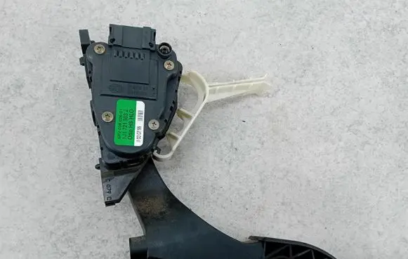 Audi TT Mk1 Accelerator throttle pedal 1J1721503J