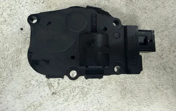 Mercedes-Benz C W204 Air flap motor/actuator K9749004 10012008 BFB330