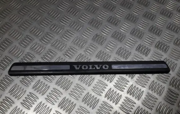 Volvo XC70 Front sill trim cover 8659960