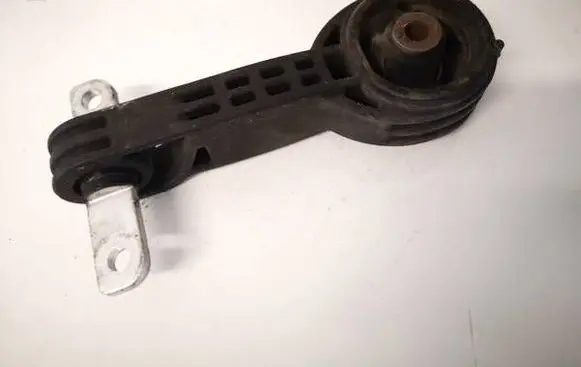 Honda Civic Engine mount bracket 