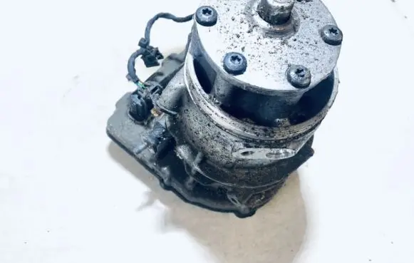 Volvo XC70 Power steering pump 31360493