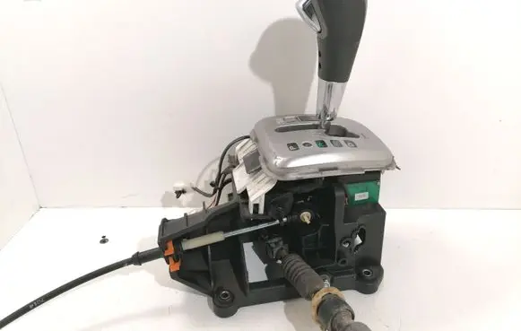 Chevrolet Captiva Gear selector 