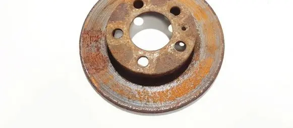 Volkswagen Golf IV Rear brake disc neventiliuojamas