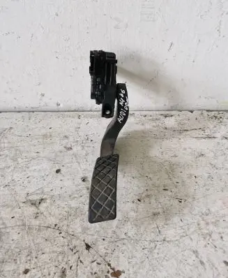 Audi A4 S4 B6 8E 8H Accelerator throttle pedal 8E1723523B 6PV00837600