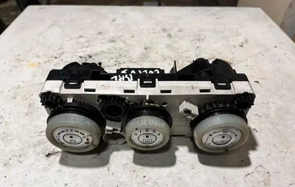 Mitsubishi Colt Climate control unit 69657032