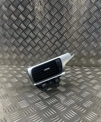 Audi A6 C7 Dashboard side air vent grill/cover trim 4G2820902