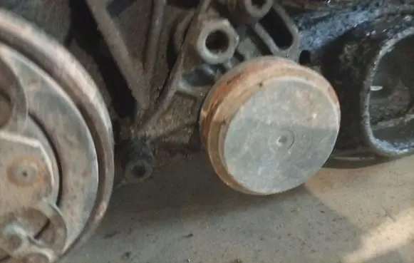 Volkswagen PASSAT B5 Generator/alternator belt tensioner