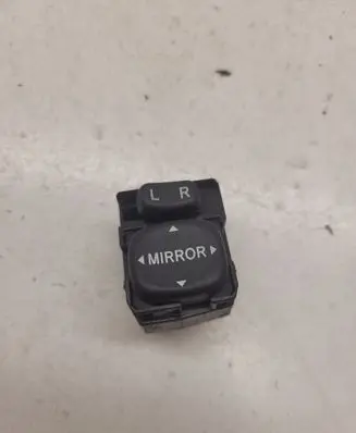 Toyota Avensis Verso Wing mirror switch 183574