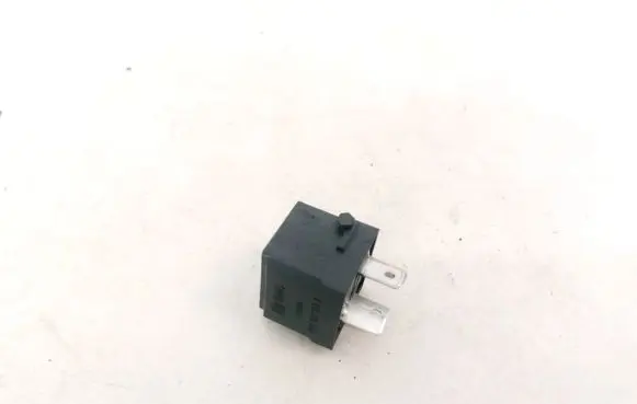 Audi A3 S3 8V Other relay 4H0951253A 4RA00779120