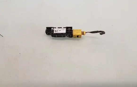 Audi A6 S6 C5 4B Airbag deployment crash/impact sensor 3B0973702
