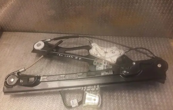 Mercedes-Benz E W211 Front door electric window regulator A2117200146 2117200146