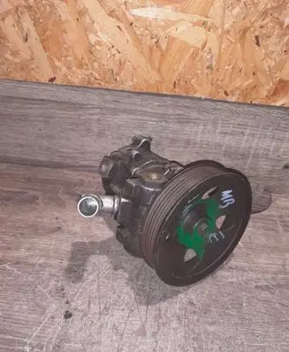 Mercedes-Benz E W210 Power steering pump 2106473