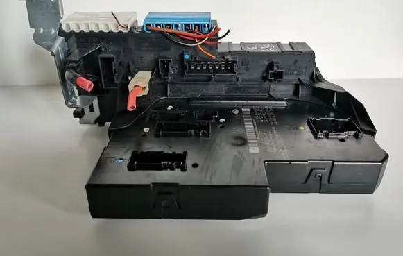 Mercedes-Benz C W204 Fuse module 20454589322049006401