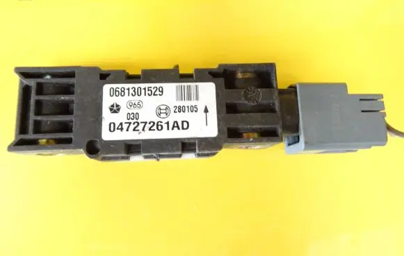 Chrysler Voyager Airbag deployment crash/impact sensor 04727069AD