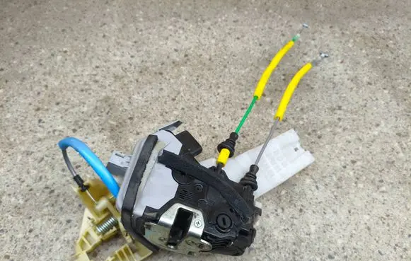 KIA Stinger Rear door lock 81410J5000 02104