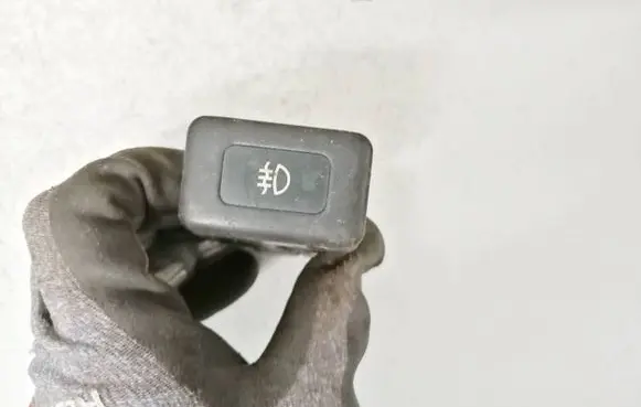 Nissan Almera Fog light switch 