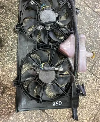 Mazda 6 Radiator cooling fan shroud