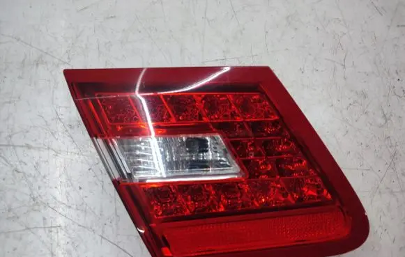Mercedes-Benz E C207 W207 Tailgate rear/tail lights A2078200364
