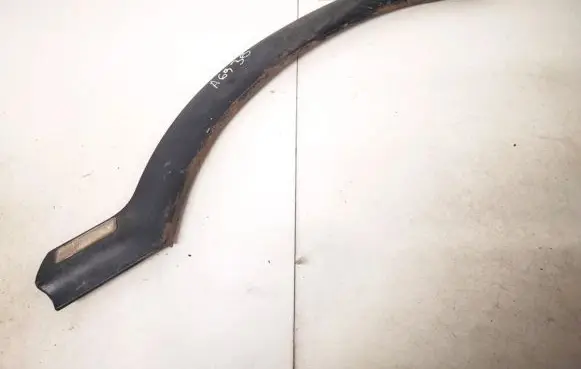 Opel Zafira A Front arch trim 090597592