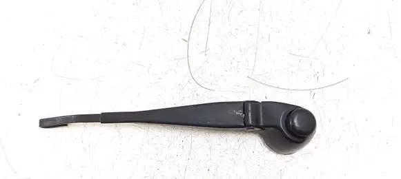 Rear wiper blade arm