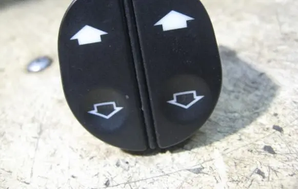 Ford Puma Electric window control switch 4293630