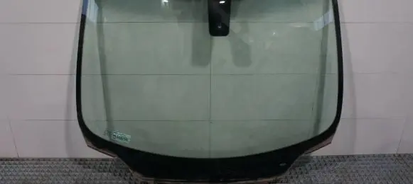 Peugeot 307 Front windscreen/windshield window 43R001531
