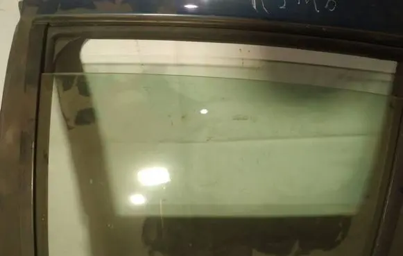 Nissan Almera N16 Rear door window glass as2