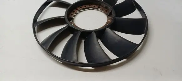Volkswagen PASSAT B5.5 Fan impeller 058121301B