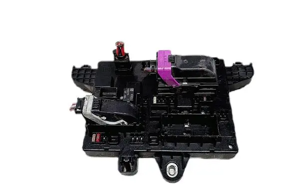 Opel Astra H Fuse module 13343949