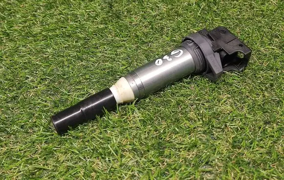 BMW 5 G30 G31 High voltage ignition coil 8611236 861123603