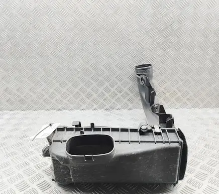 BMW 5 F10 F11 Air filter box 8573869